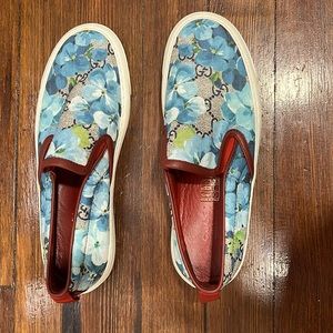 Gucci Sneakers 100% Original in Bag.